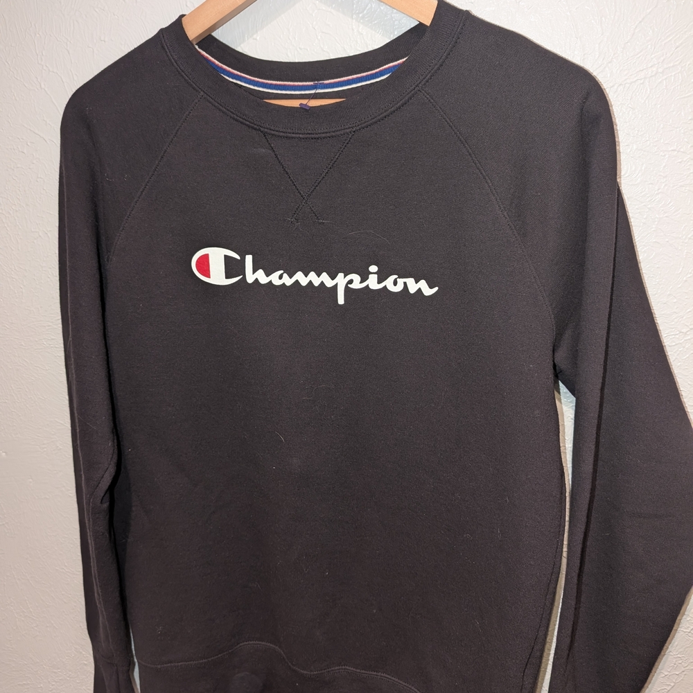 Champion Women's Black Crewneck Sweater